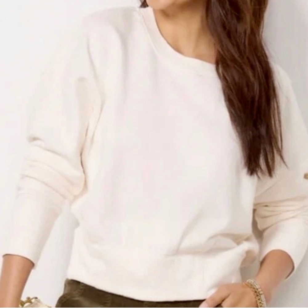 Evereve Cream Sweatshirt. M/L. NWOT. Uber uber soft.